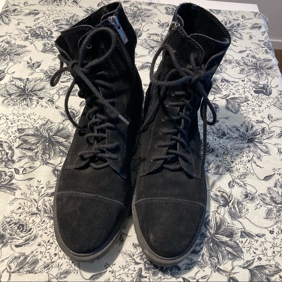LUCKY  BRAND Sz 9.5 Suede Boots with Laces and Zipper Closures - Picture 2 of 10